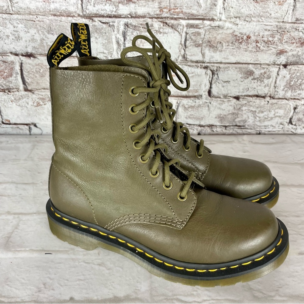 Dr. Martens Pascal Olive Green  Leather Lace-Up Boots 7 US 38 EU 5UK *RARE!*